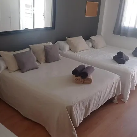 Δωμάτια σε οικογενειακή κατοικία Tu Hogar Desayuno, Parking Y Piscina Incluidos *