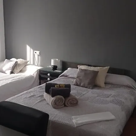 Δωμάτια σε οικογενειακή κατοικία Tu Hogar Desayuno, Parking Y Piscina Incluidos Ρόντα