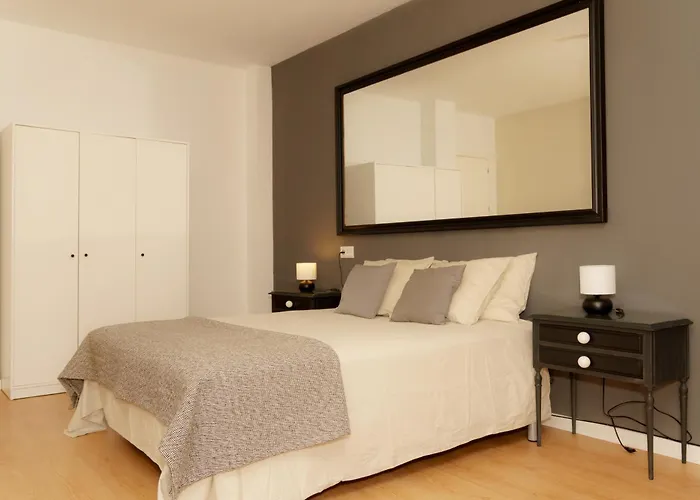 Tu Hogar Desayuno, Parking Y Piscina Incluidos בית אירוח