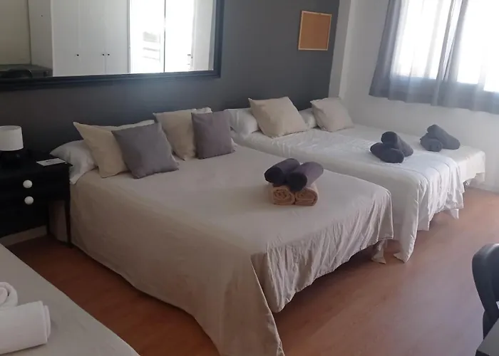 Tu Hogar Desayuno, Parking Y Piscina Incluidos 民宿 龙达