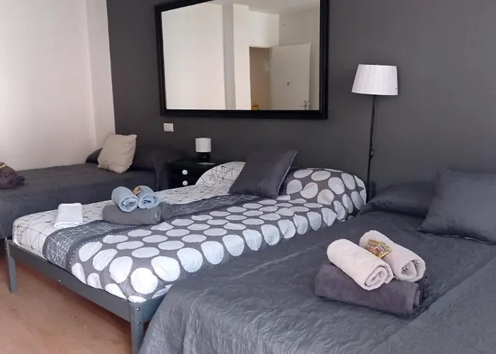 Tu Hogar Desayuno, Parking Y Piscina Incluidos בית אירוח *