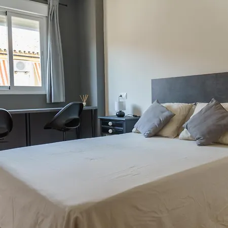 Δωμάτια σε οικογενειακή κατοικία Tu Hogar Desayuno, Parking Y Piscina Incluidos *