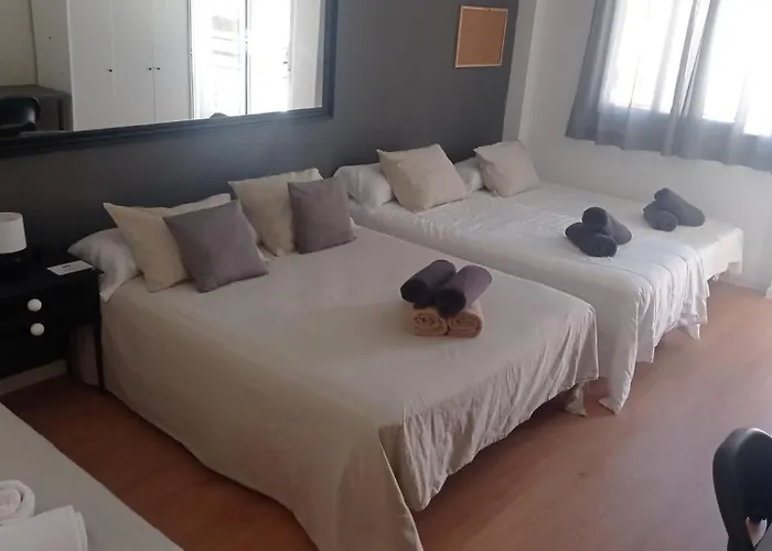 Δωμάτια σε οικογενειακή κατοικία Tu Hogar Desayuno, Parking Y Piscina Incluidos *